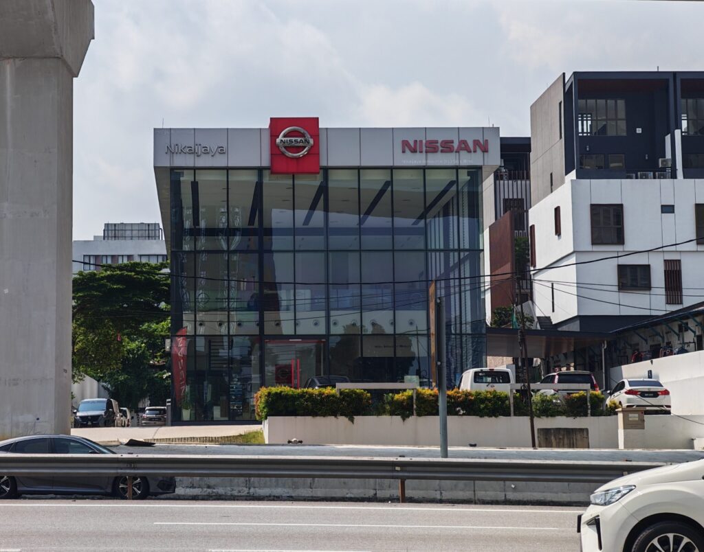 Maxis Exclusive Partner (MEP) One To One Communication Sdn Bhd SS2 Nissan Nikaijaya Showroom @ Sungai Kayu Ara, Petaling Jaya