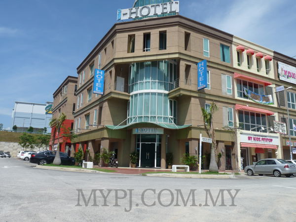 i-Hotel The Strand Kota Damansara in PJU 5, Petaling Jaya